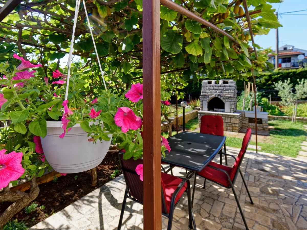 Apartments Marta By Rent Istria Novigrad Istria Exterior foto