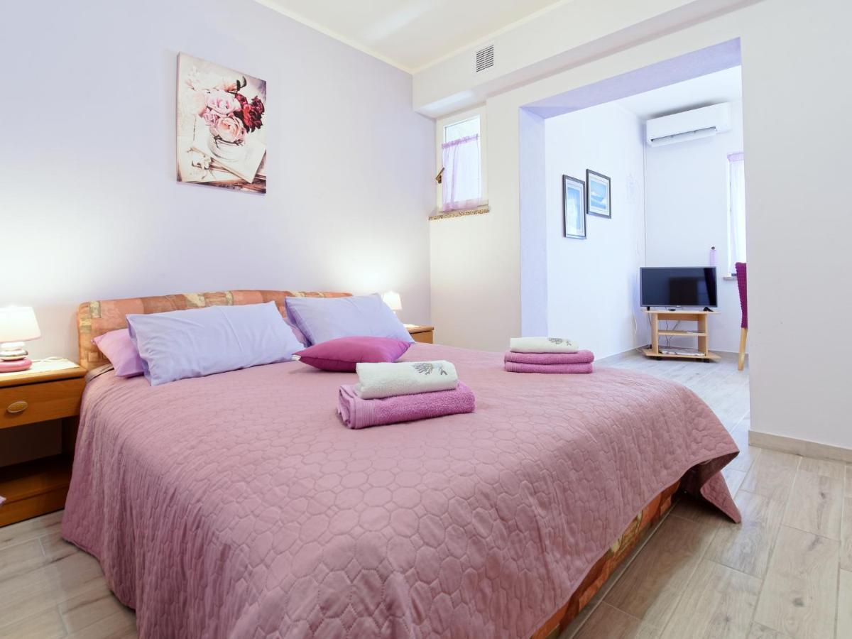 Apartments Marta By Rent Istria Novigrad Istria Exterior foto